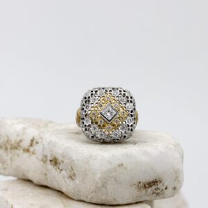 Gold Ring with Exquisite Florentine Craftsmanship and Natural Diamonds