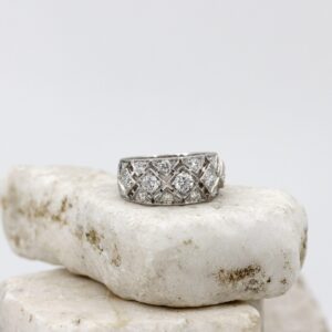 Art Deco White Gold Ring with Natural Diamonds – Florentine Mesh Finish