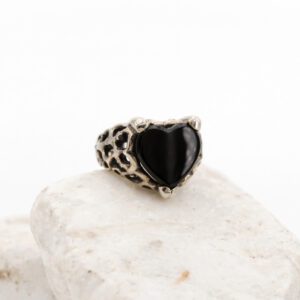 Silver Ring with Heart-Shaped Black Onyx – Marte Collection