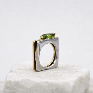 White and Yellow Gold Ring with Peridot and Diamond