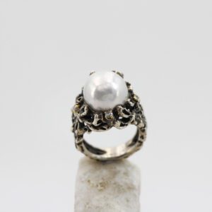 Silver Ring with Gold Bezels – Pearl and Natural Diamonds